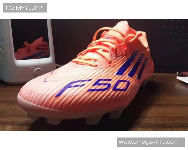 高帮足球鞋的正确穿法与搭配技巧详解让你的球场表现更出色